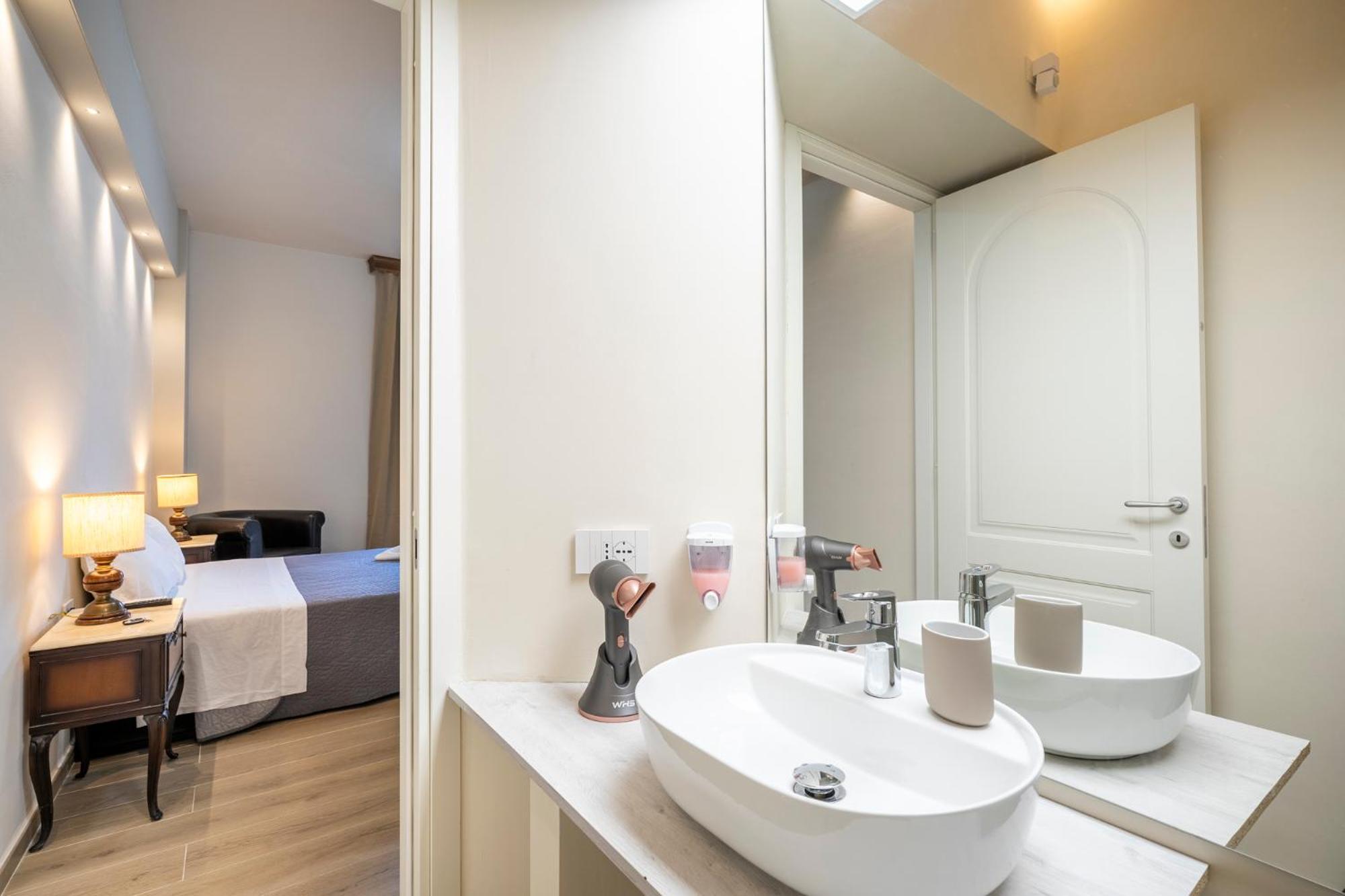 Duomo - Camere Matrimoniali Con Bagno Privato Флоренция Экстерьер фото